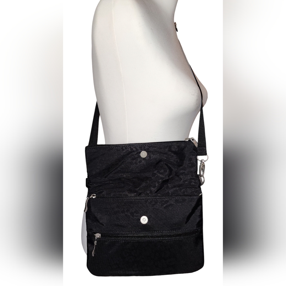 Baggallini Flip Zip Crossbody Black Cheetah Emboss - Picture 3 of 11